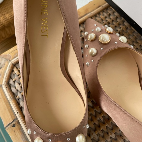 Satin blush pearl detail pumps - Picture 3 of 4